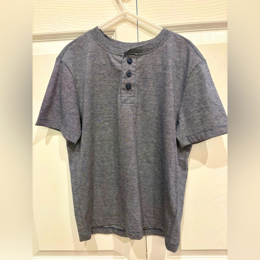 Old Navy Size 6-7 Button Down T-Shirt -NWT